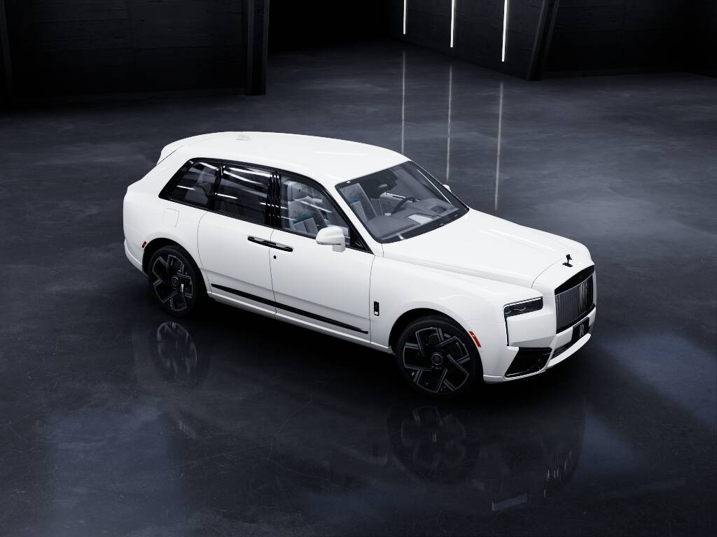 2027 Rolls-Royce Cullinan Image 3