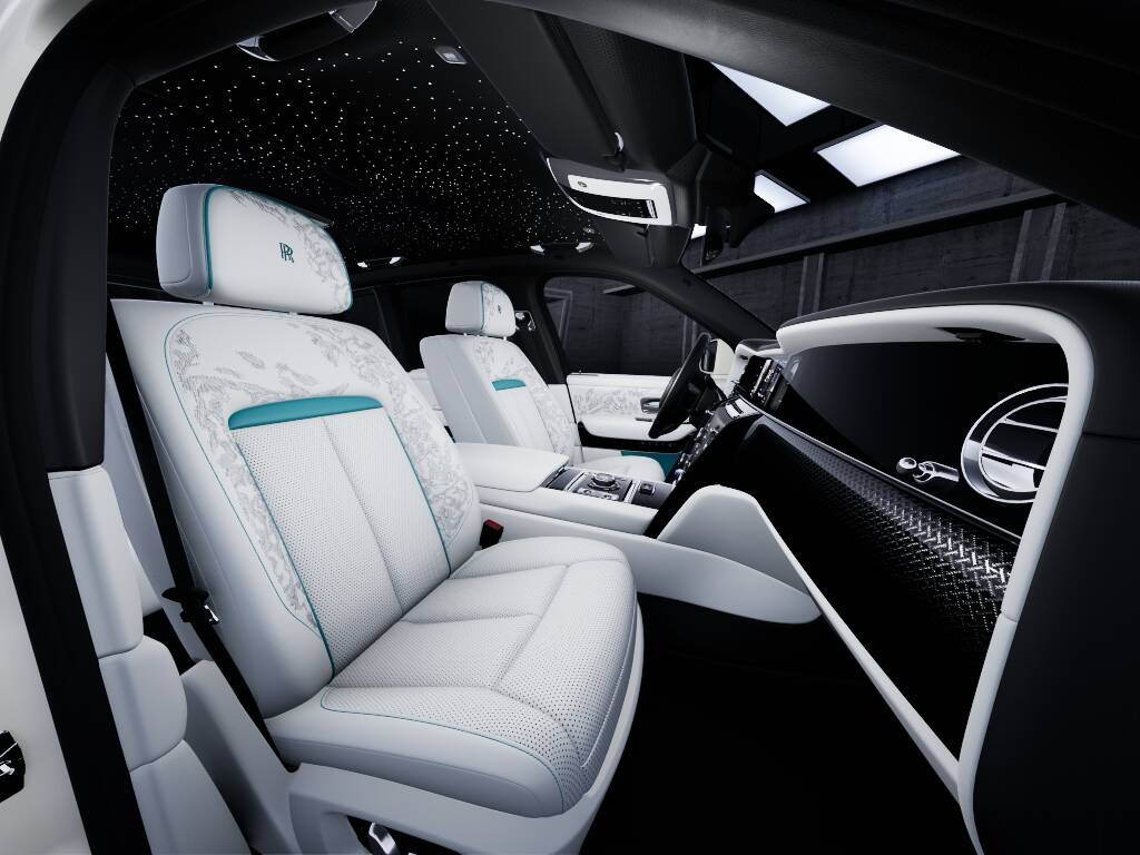 2027 Rolls-Royce Cullinan Image 4