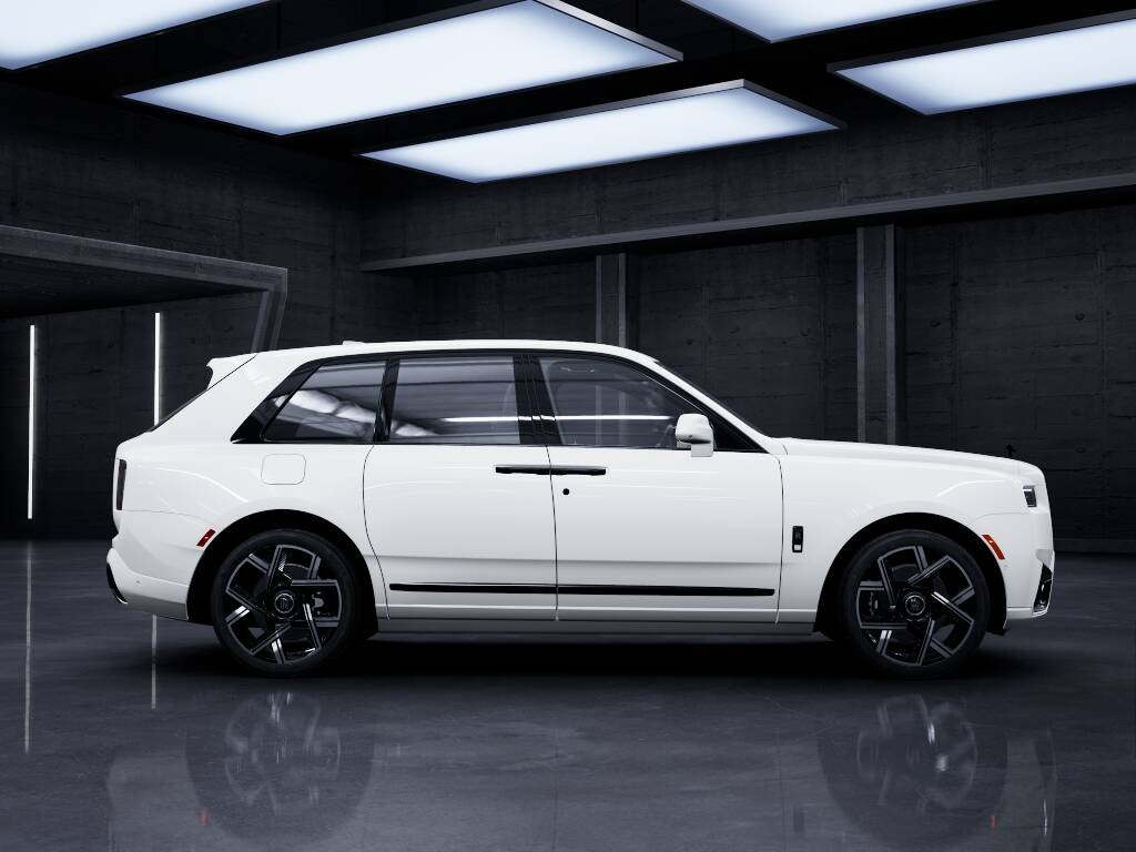 2027 Rolls-Royce Cullinan Image 6