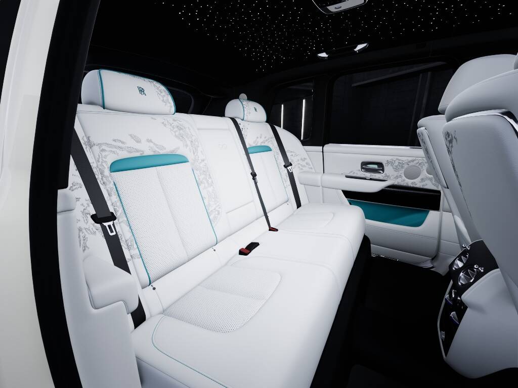 2027 Rolls-Royce Cullinan Image 9