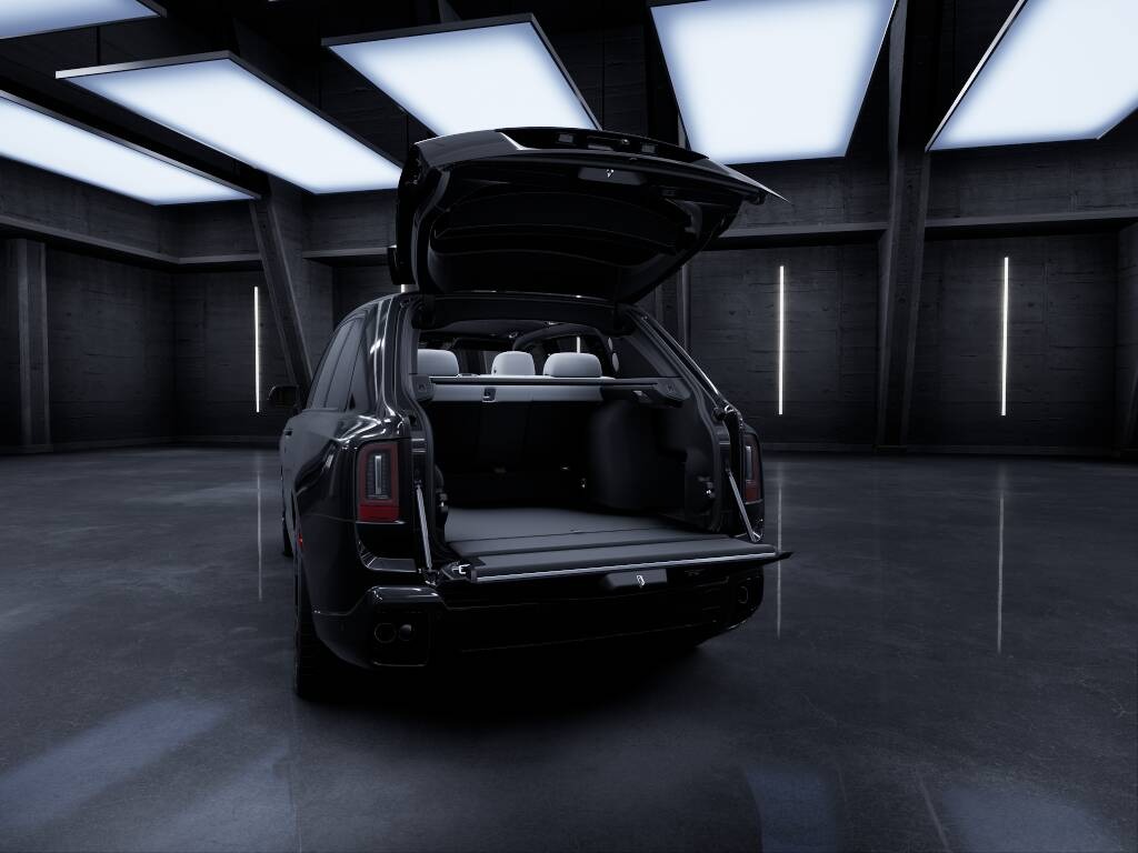2027 Rolls-Royce Cullinan Image 10