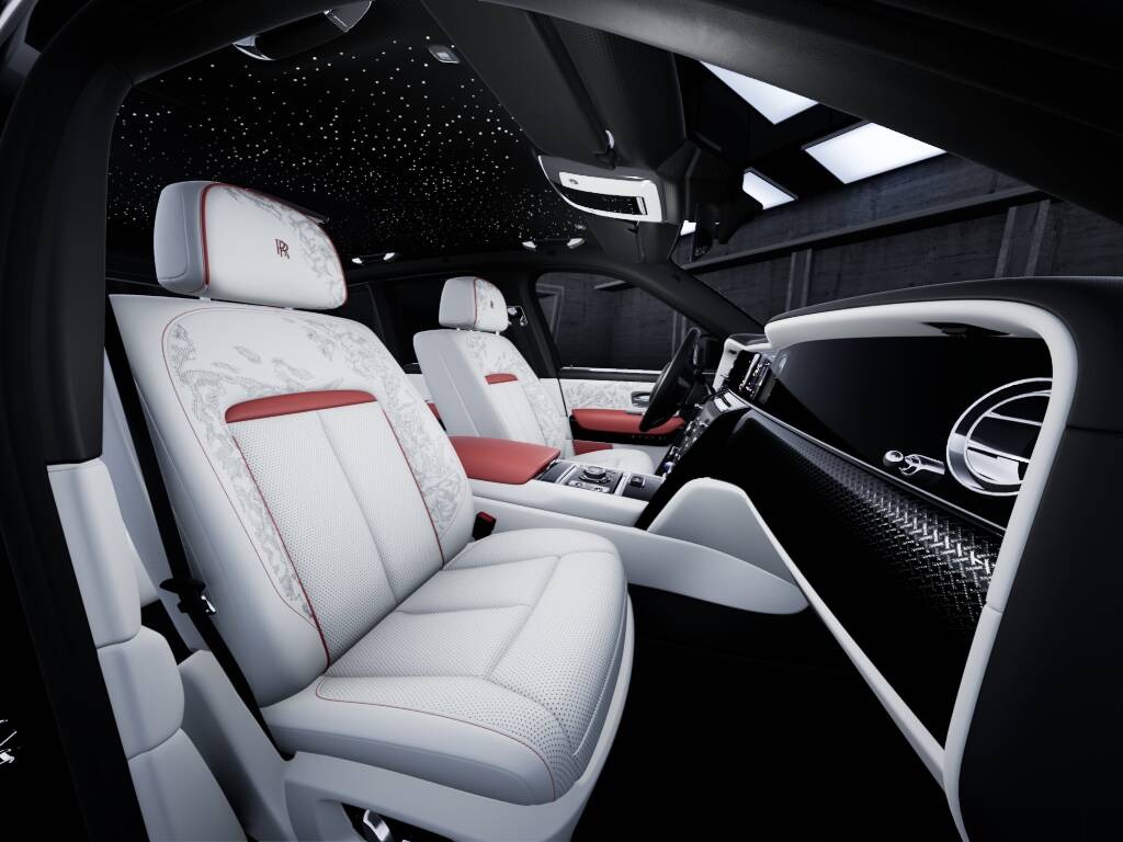 2027 Rolls-Royce Cullinan Image 4