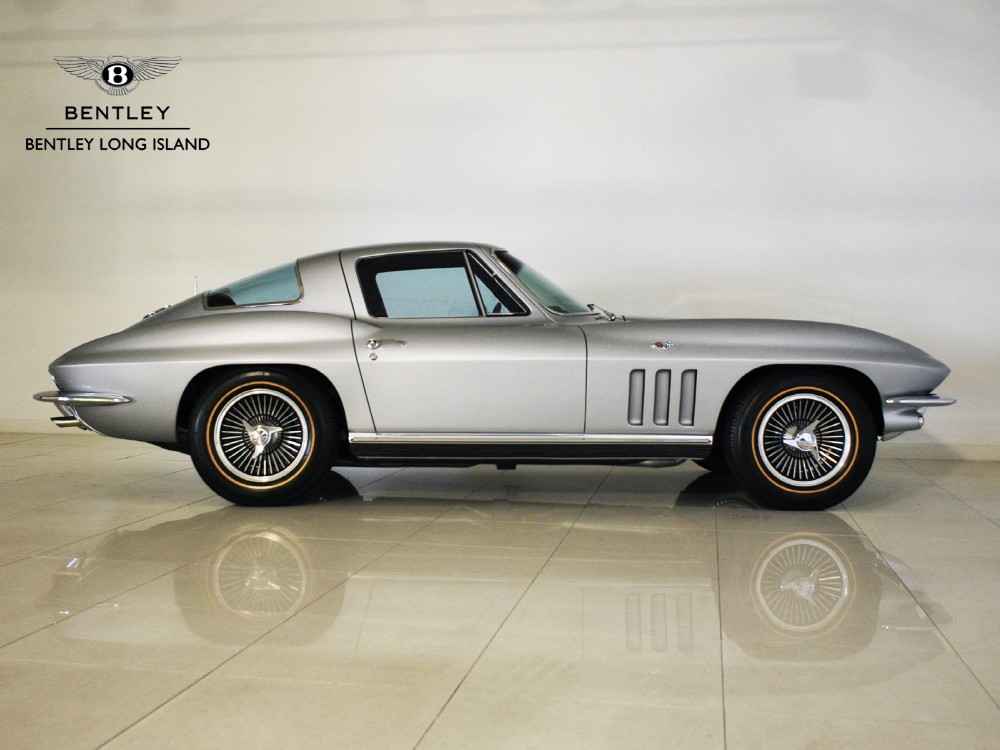 1966 Chevrolet Corvette Image 10