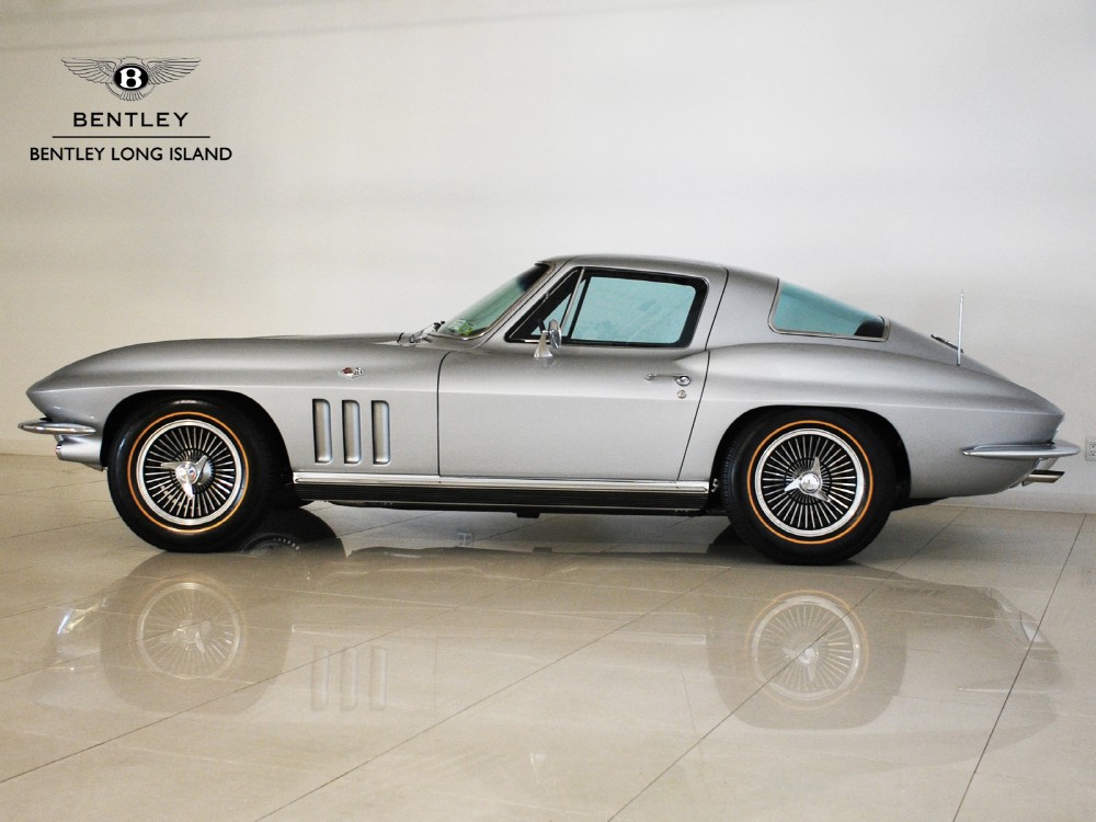 1966 Chevrolet Corvette Image 11