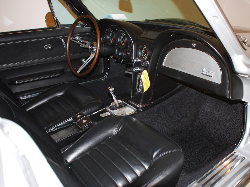 1966 Chevrolet Corvette Image 16