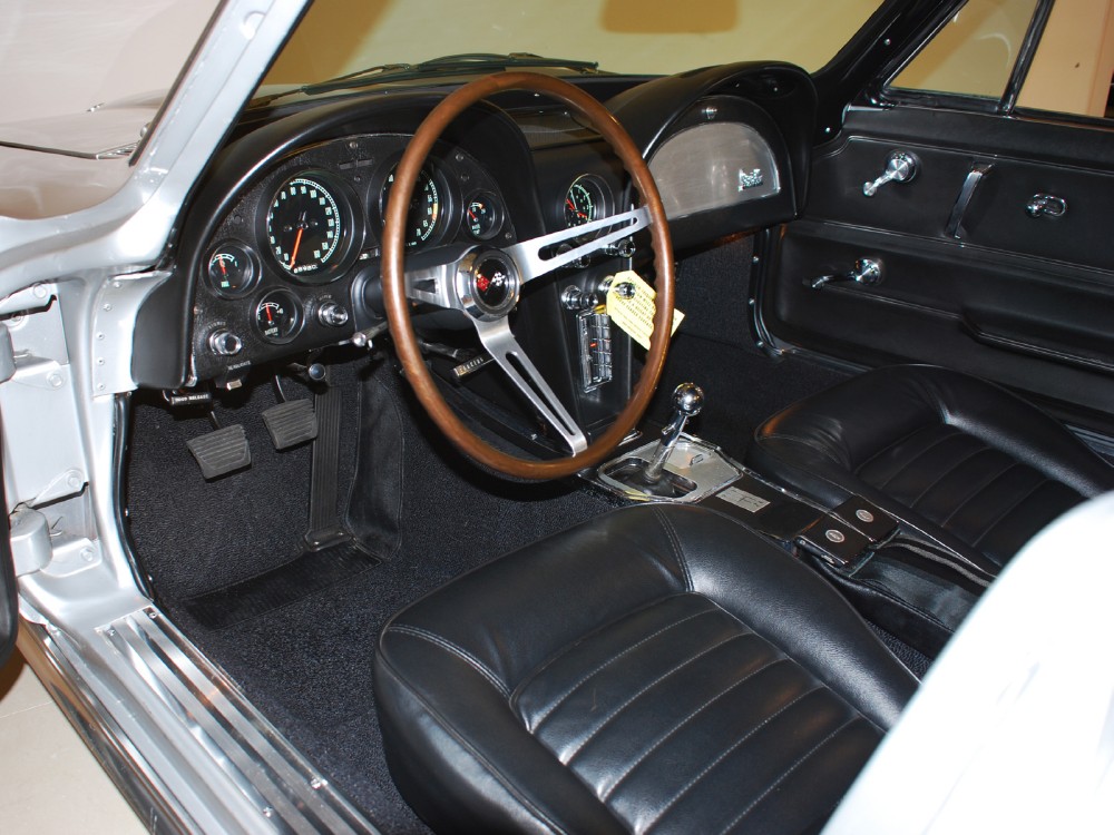 1966 Chevrolet Corvette Image 3
