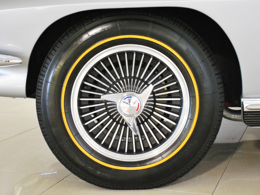 1966 Chevrolet Corvette Image 4