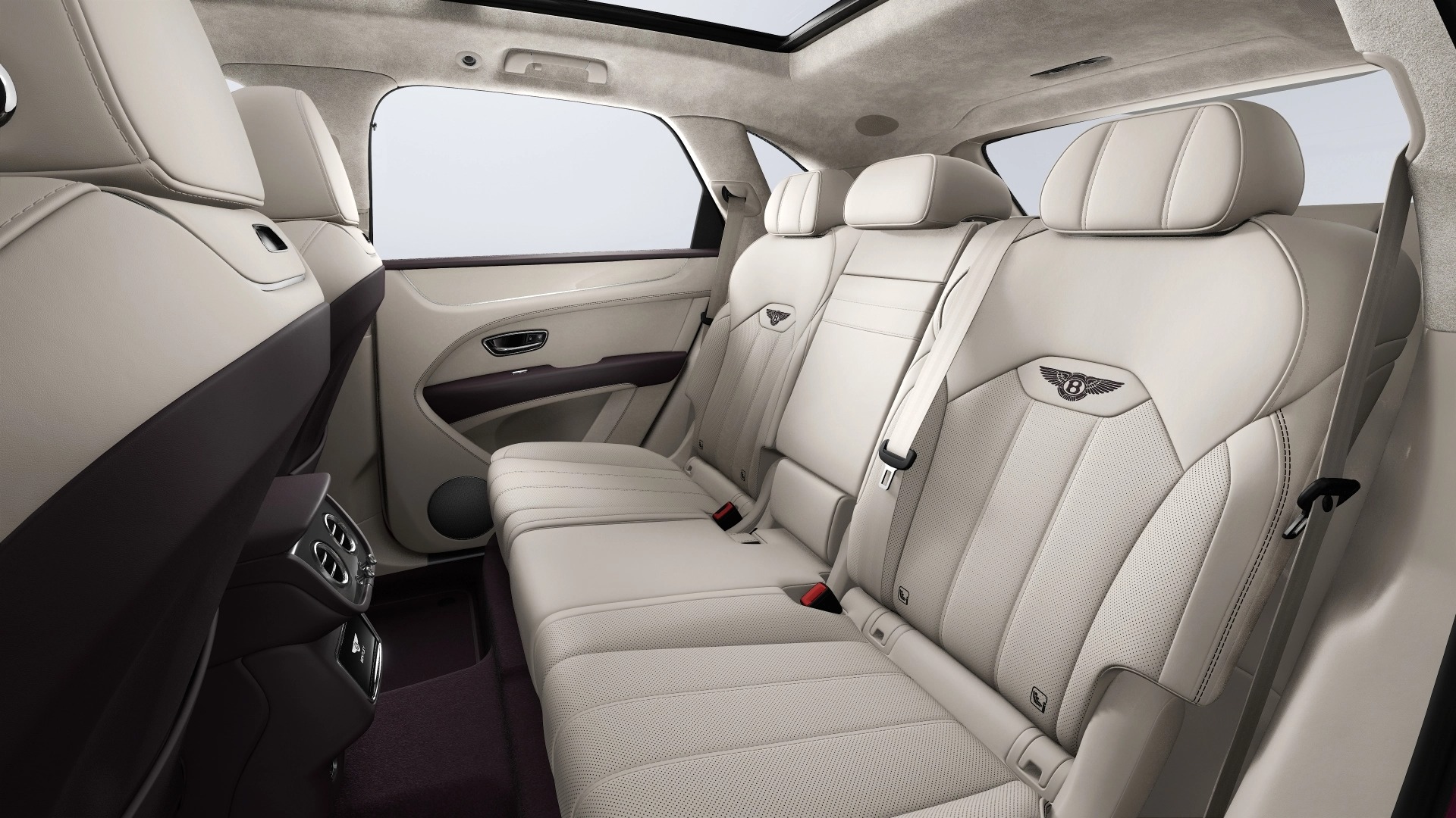 2026 Bentley Bentayga Image 8