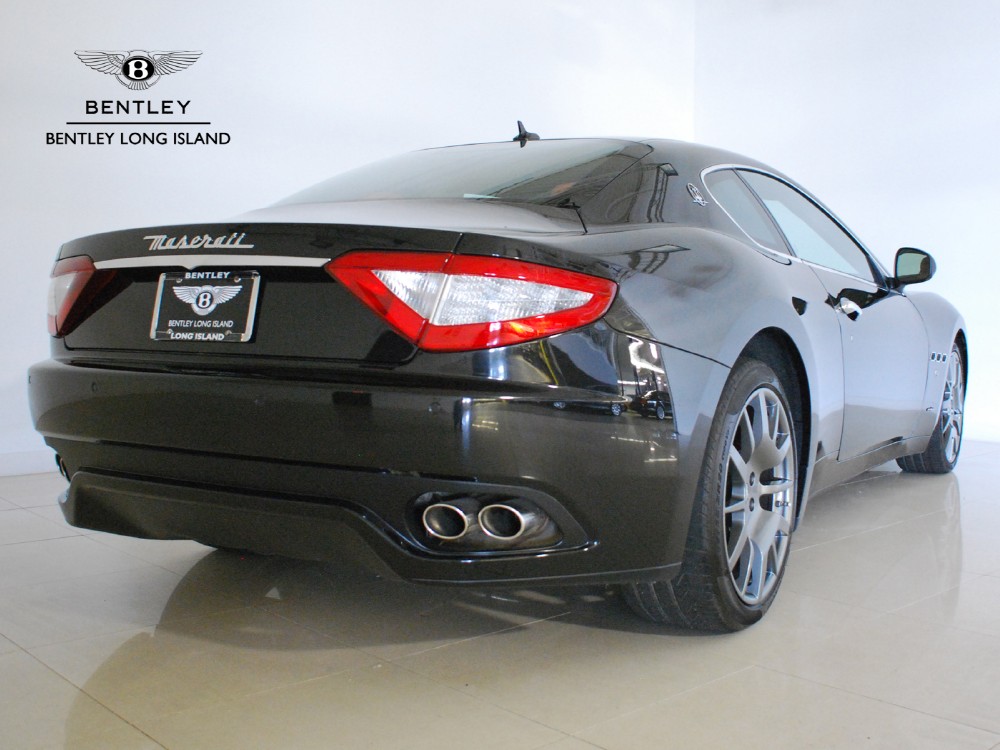 2010 Maserati GranTurismo Image 2