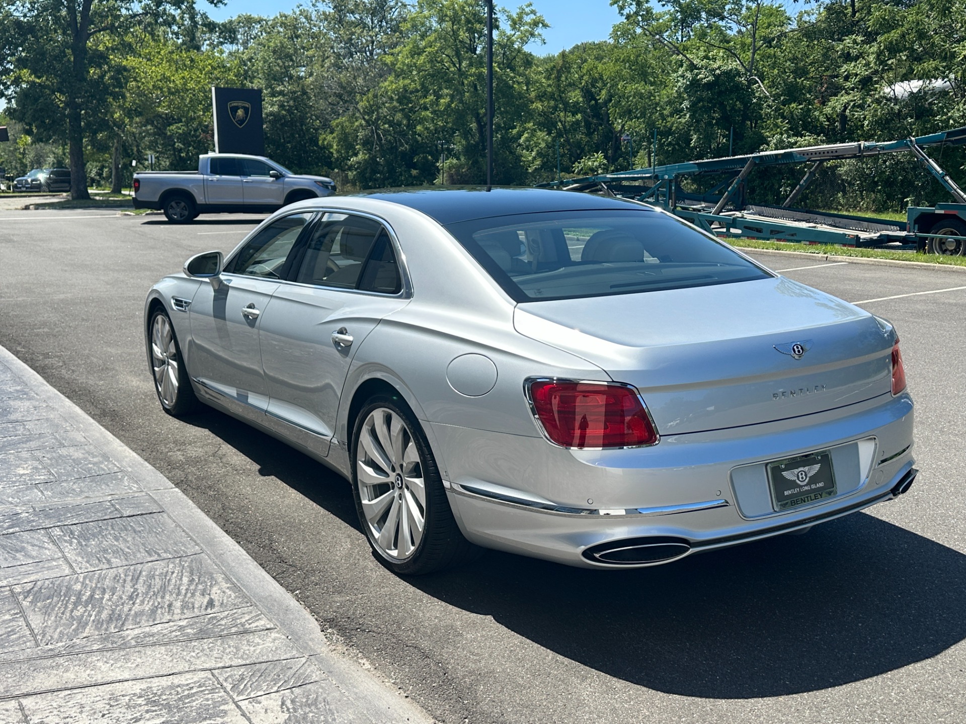 2026 Bentley Flying Spur Image 11