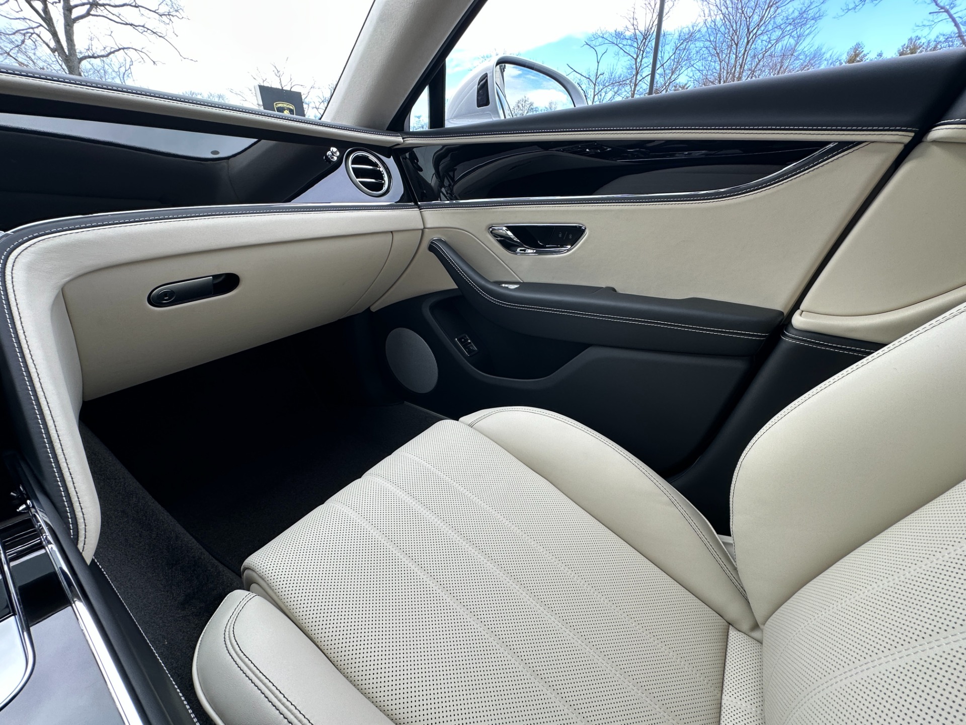 2026 Bentley Flying Spur Image 15