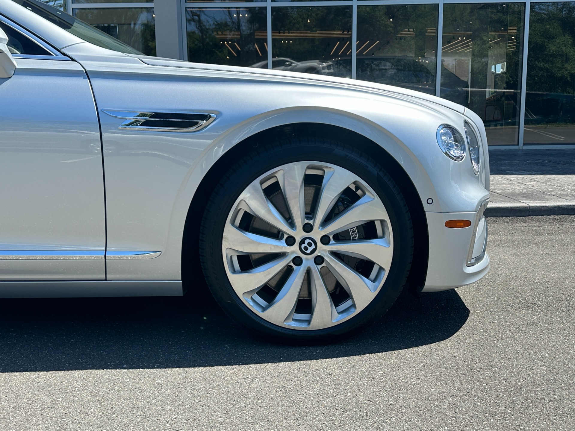 2026 Bentley Flying Spur Image 18