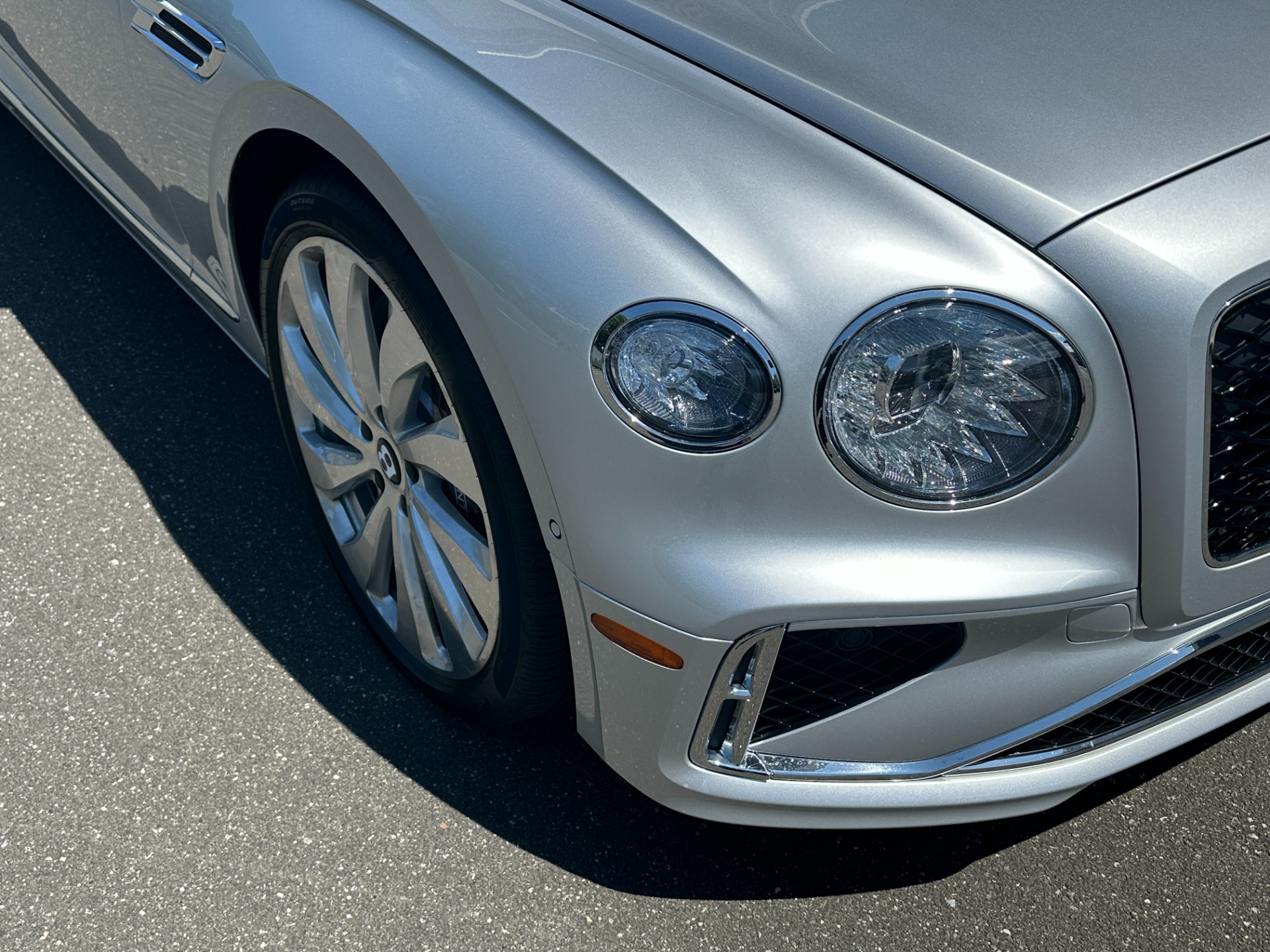 2026 Bentley Flying Spur Image 20