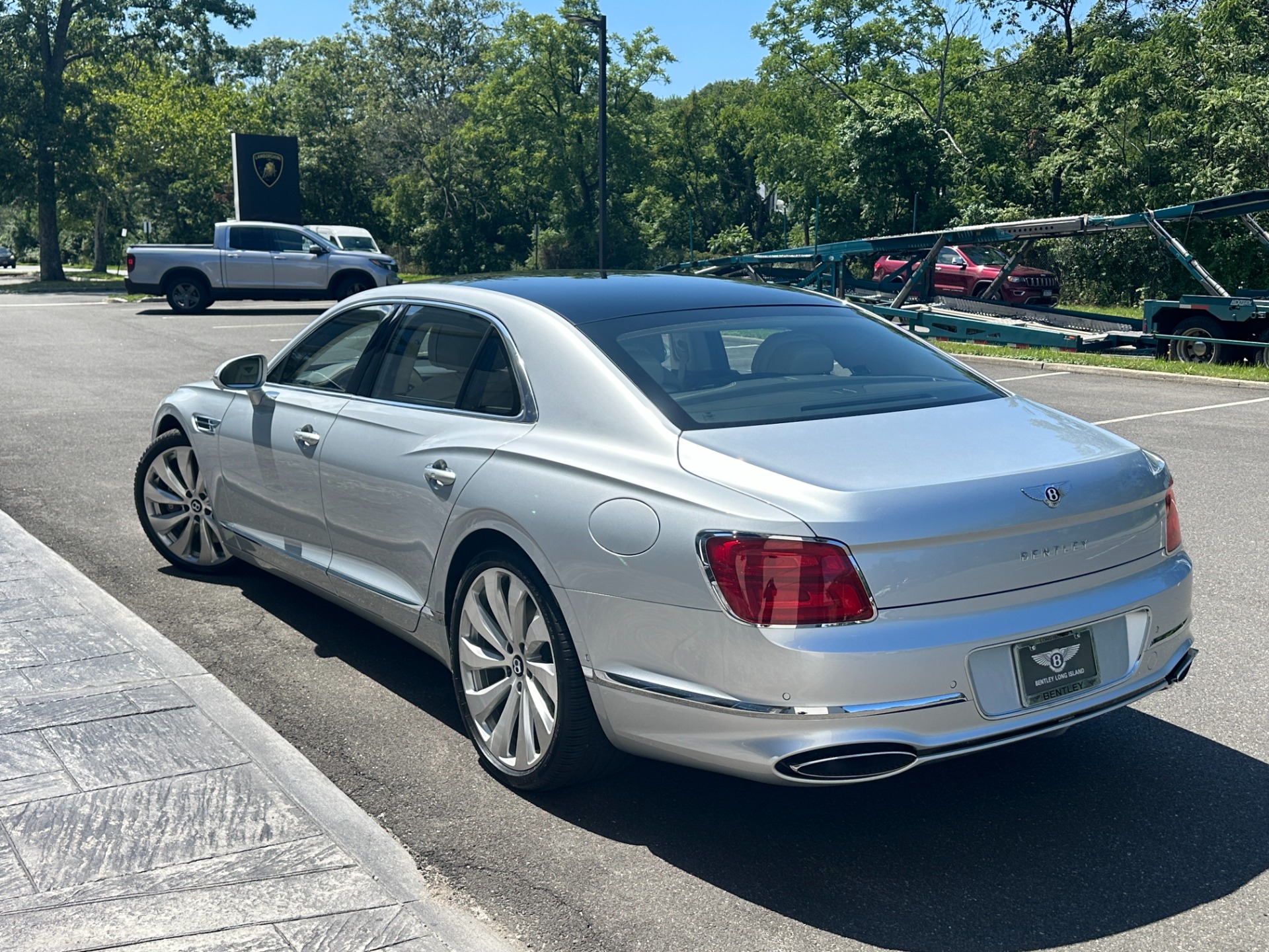 2026 Bentley Flying Spur Image 3