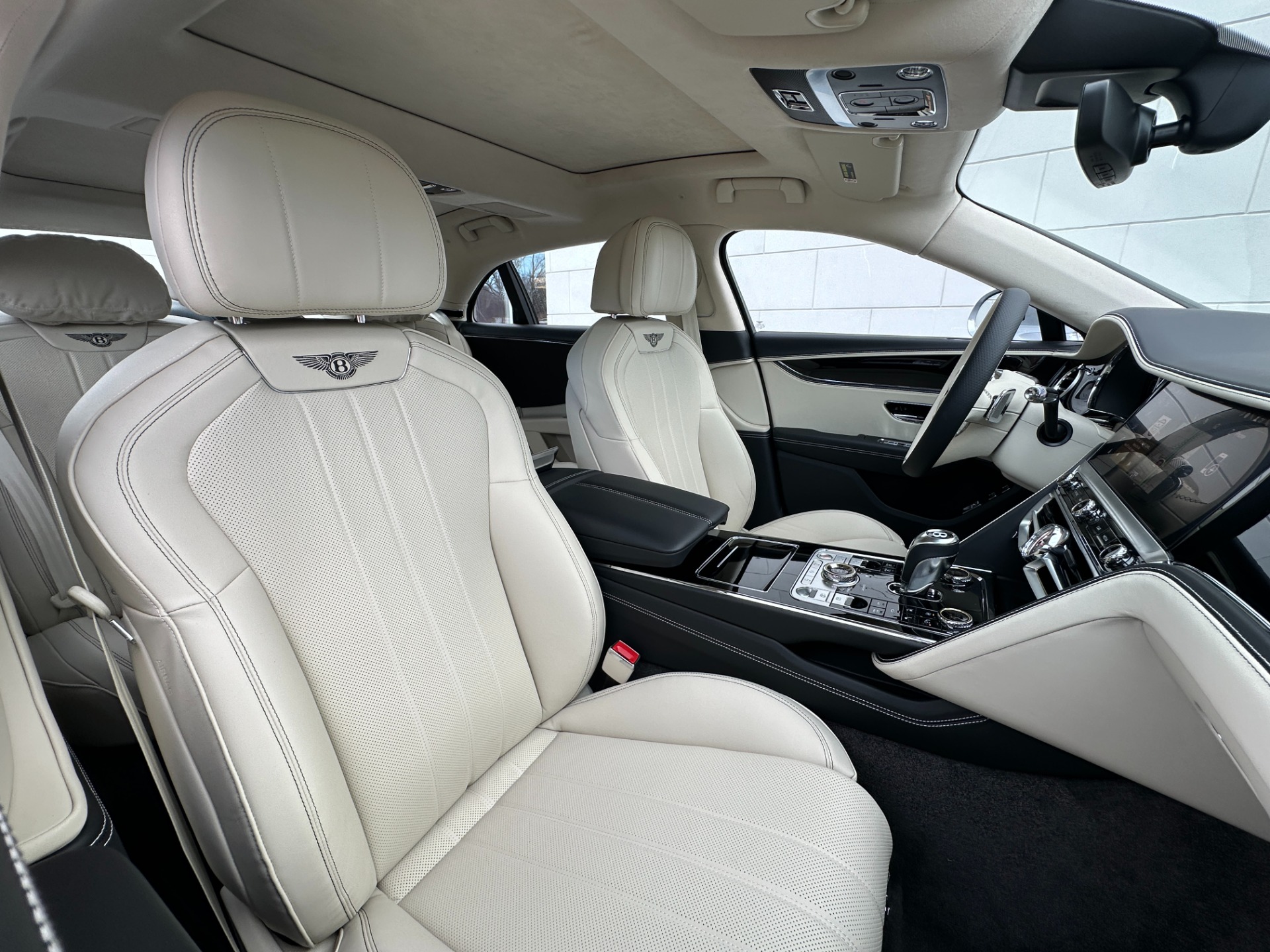 2026 Bentley Flying Spur Image 8