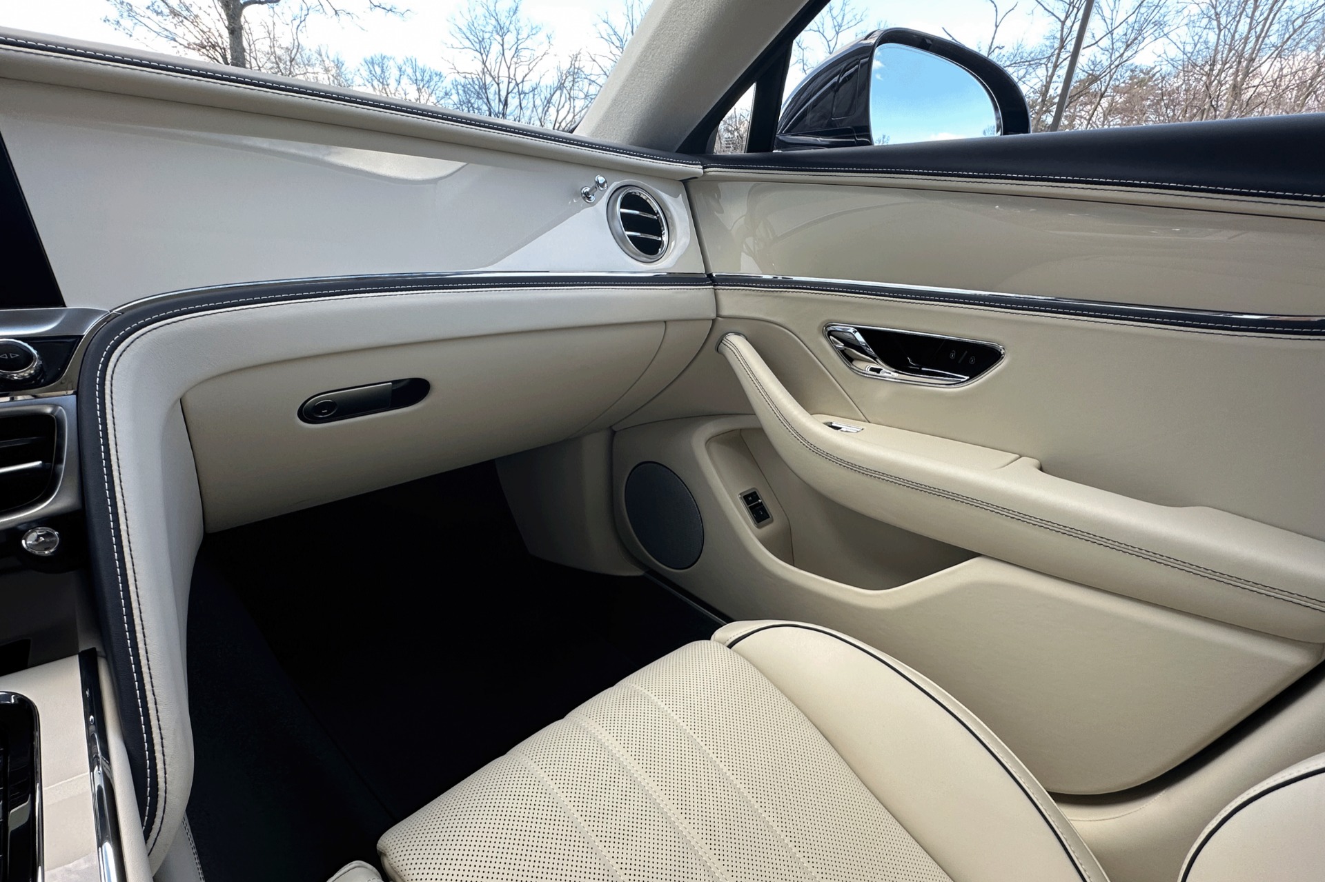 2026 Bentley Flying Spur Image 14