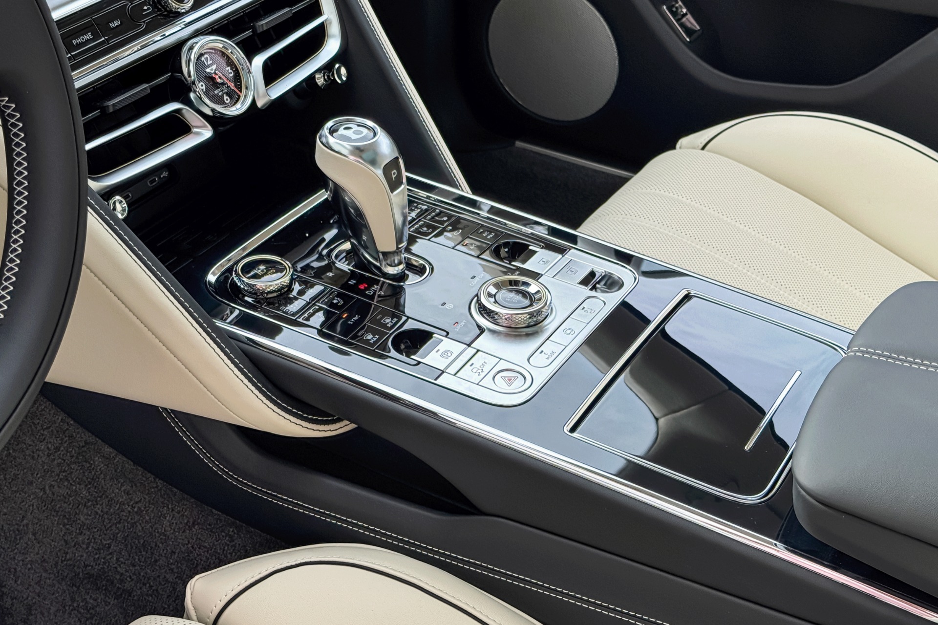 2026 Bentley Flying Spur Image 17