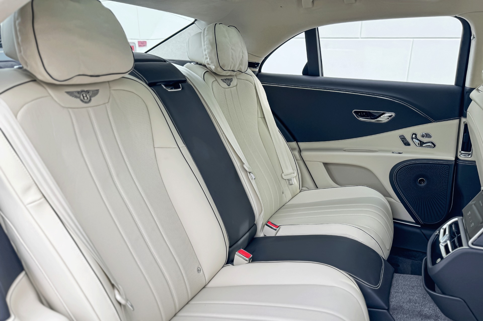 2026 Bentley Flying Spur Image 24