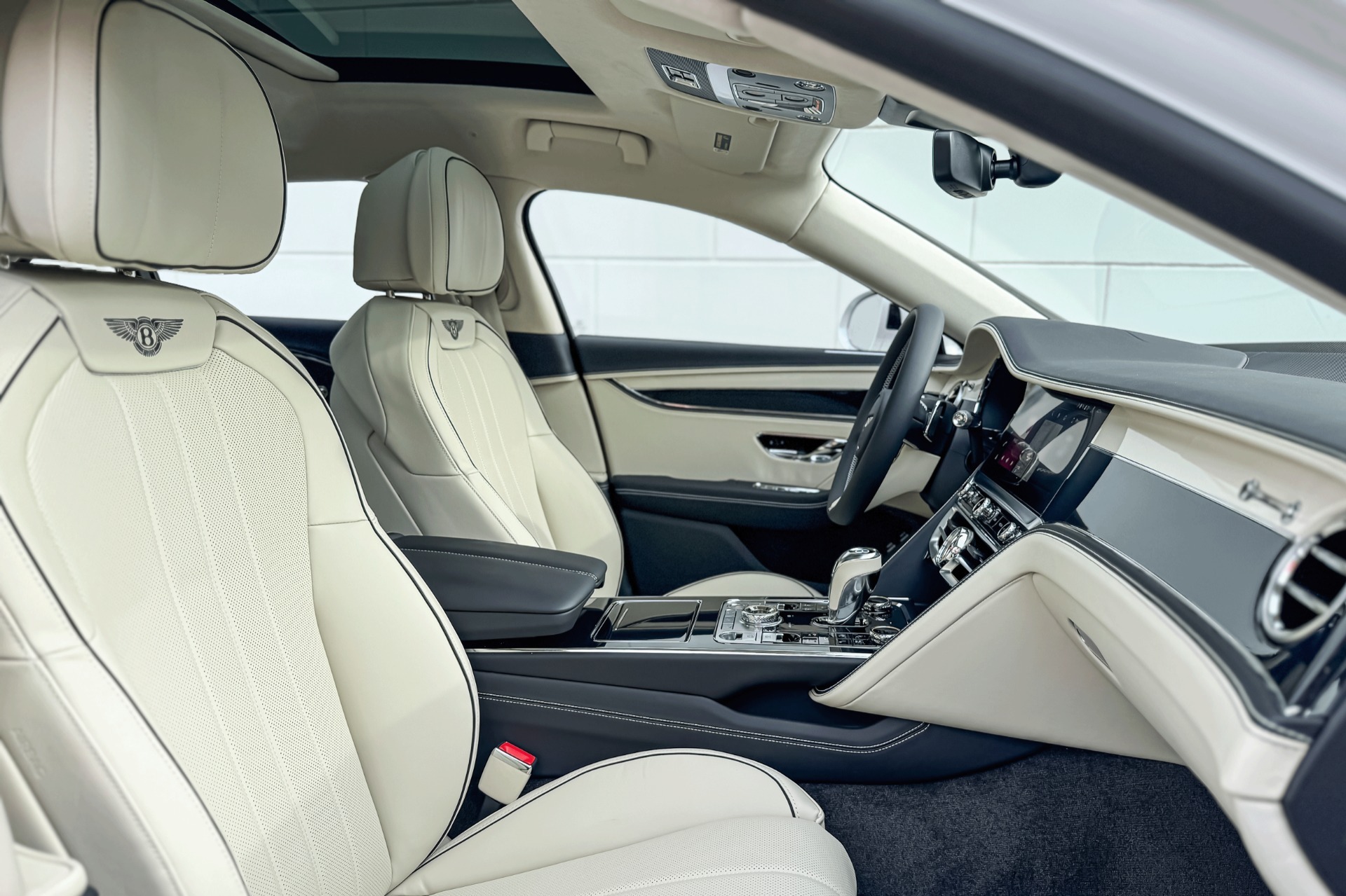 2026 Bentley Flying Spur Image 25