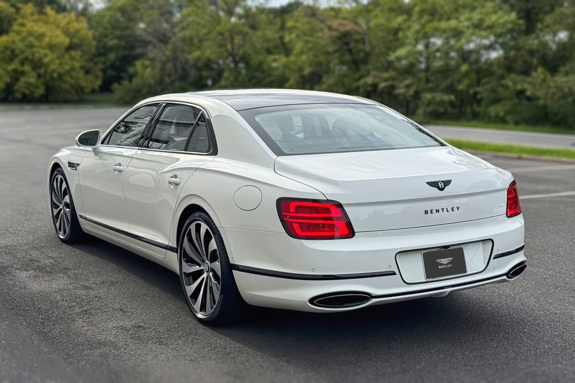 2026 Bentley Flying Spur Image 3