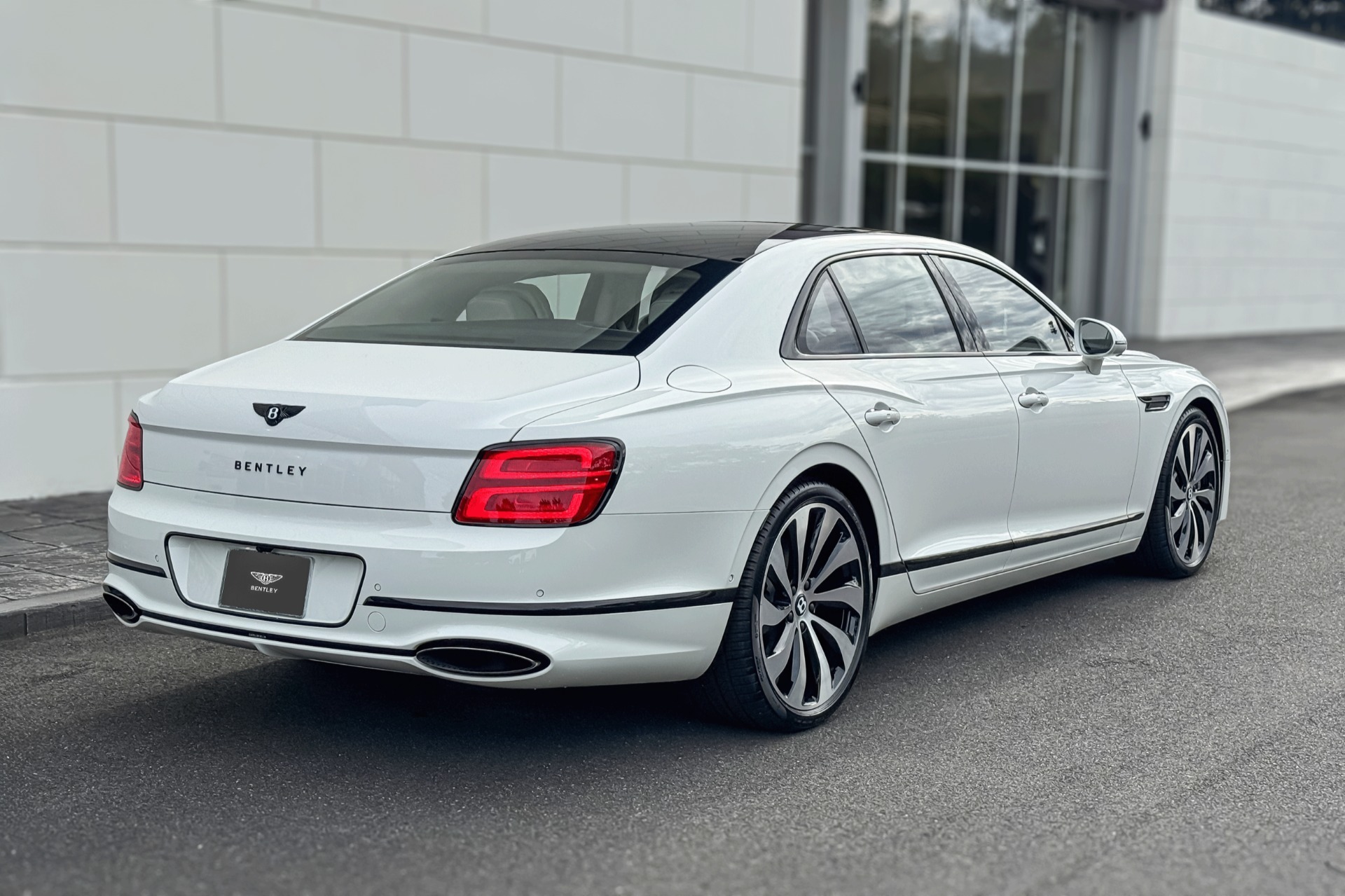 2026 Bentley Flying Spur Image 8