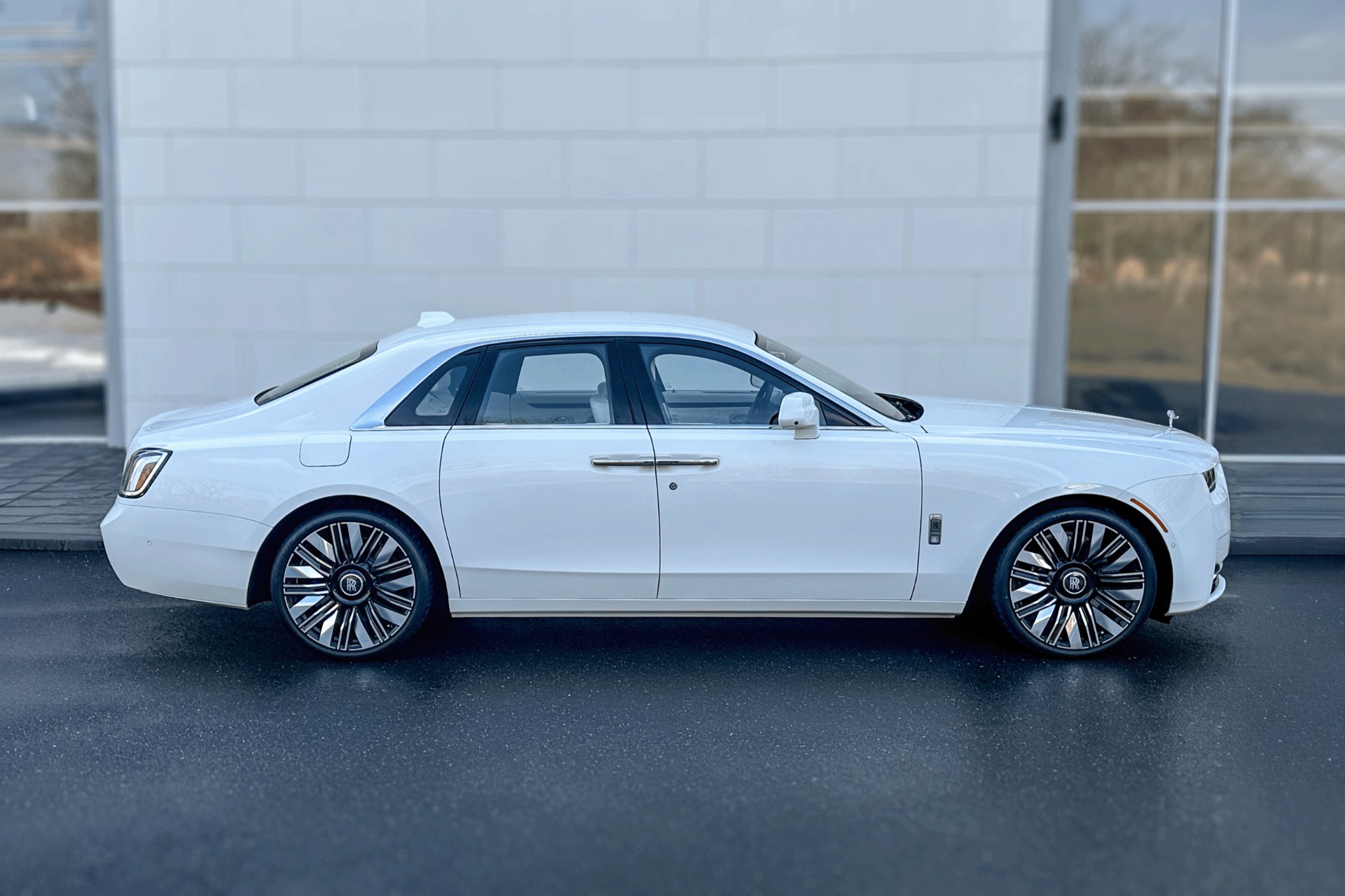2026 Rolls-Royce Ghost Image 7