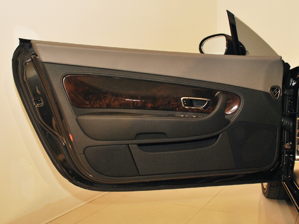 2005 Bentley Continental GT Image 18