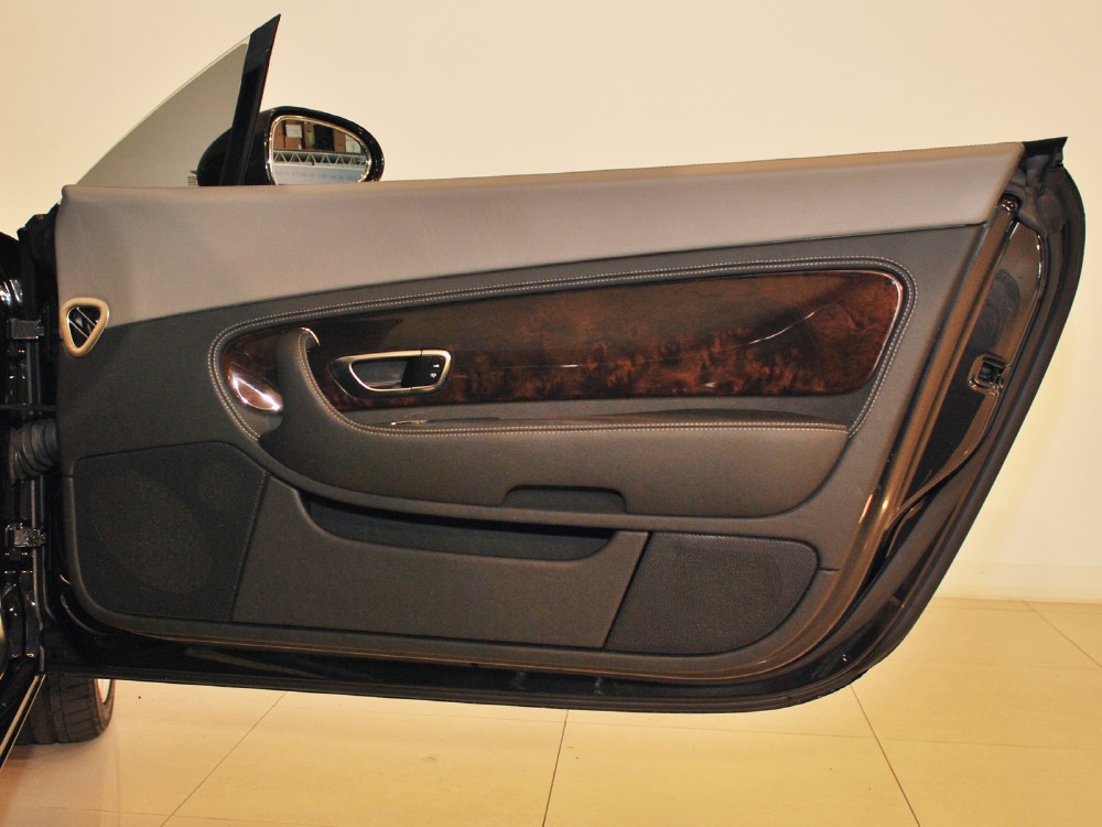 2005 Bentley Continental GT Image 19