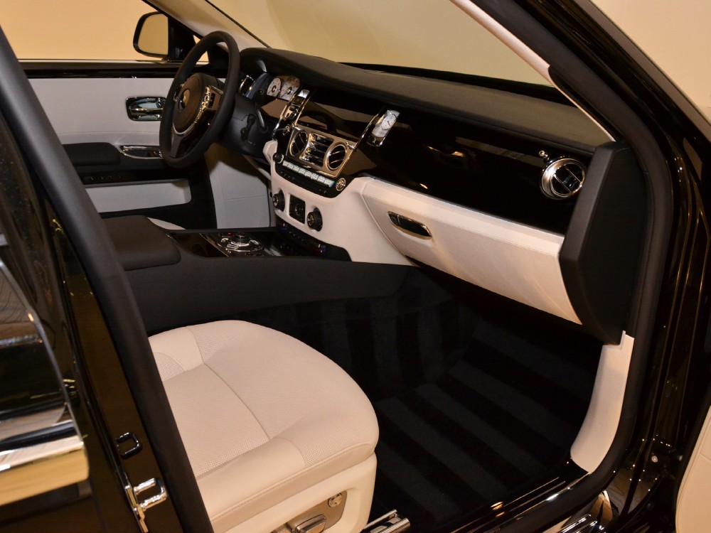 2012 Rolls-Royce Ghost Image 15