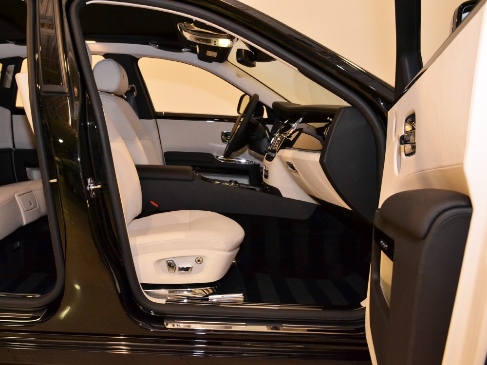 2012 Rolls-Royce Ghost Image 16