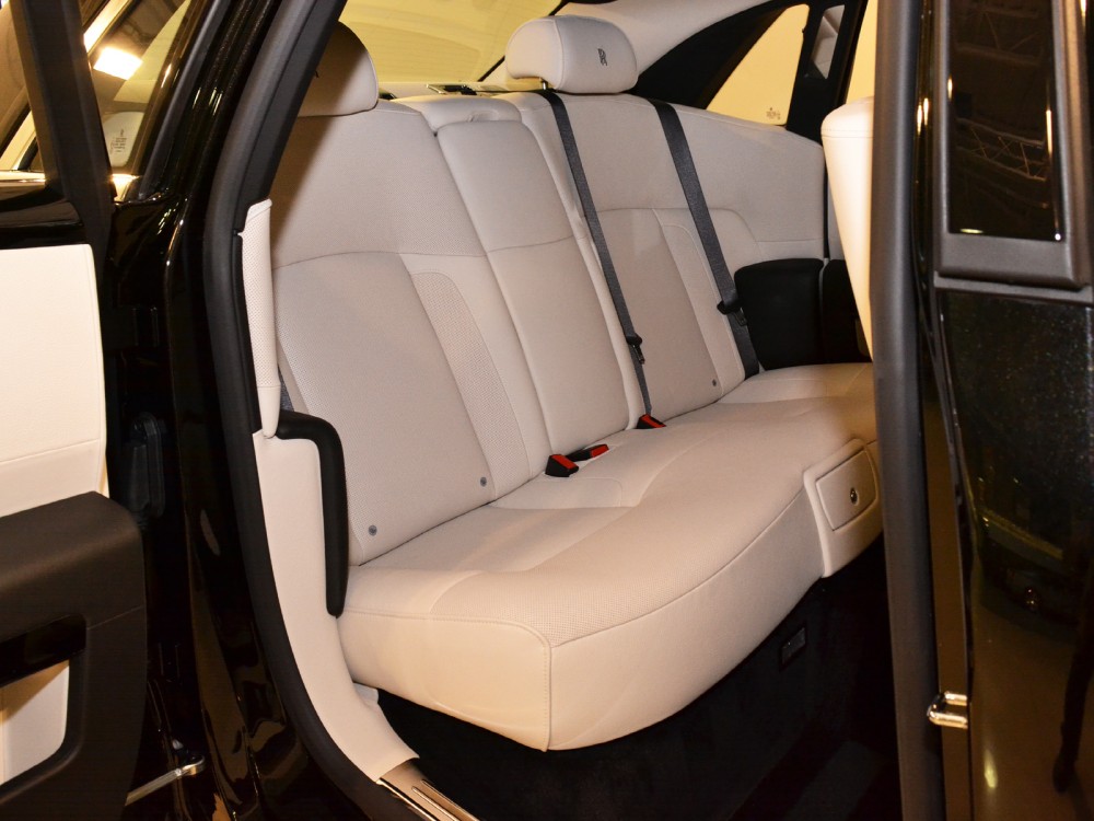 2012 Rolls-Royce Ghost Image 22