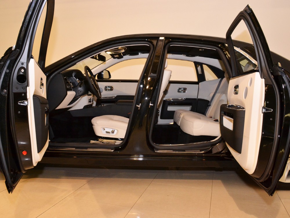 2012 Rolls-Royce Ghost Image 23
