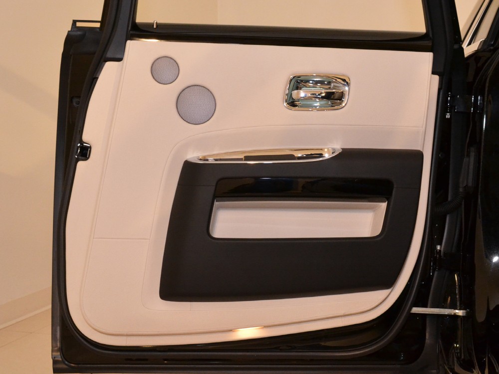 2012 Rolls-Royce Ghost Image 26