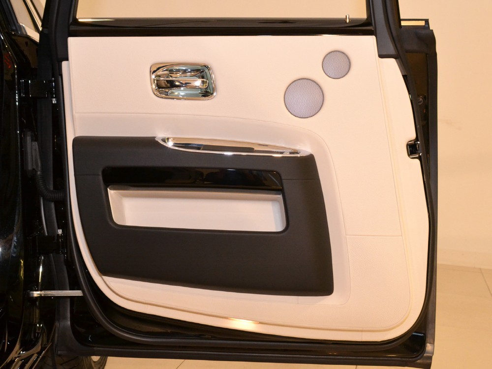 2012 Rolls-Royce Ghost Image 27