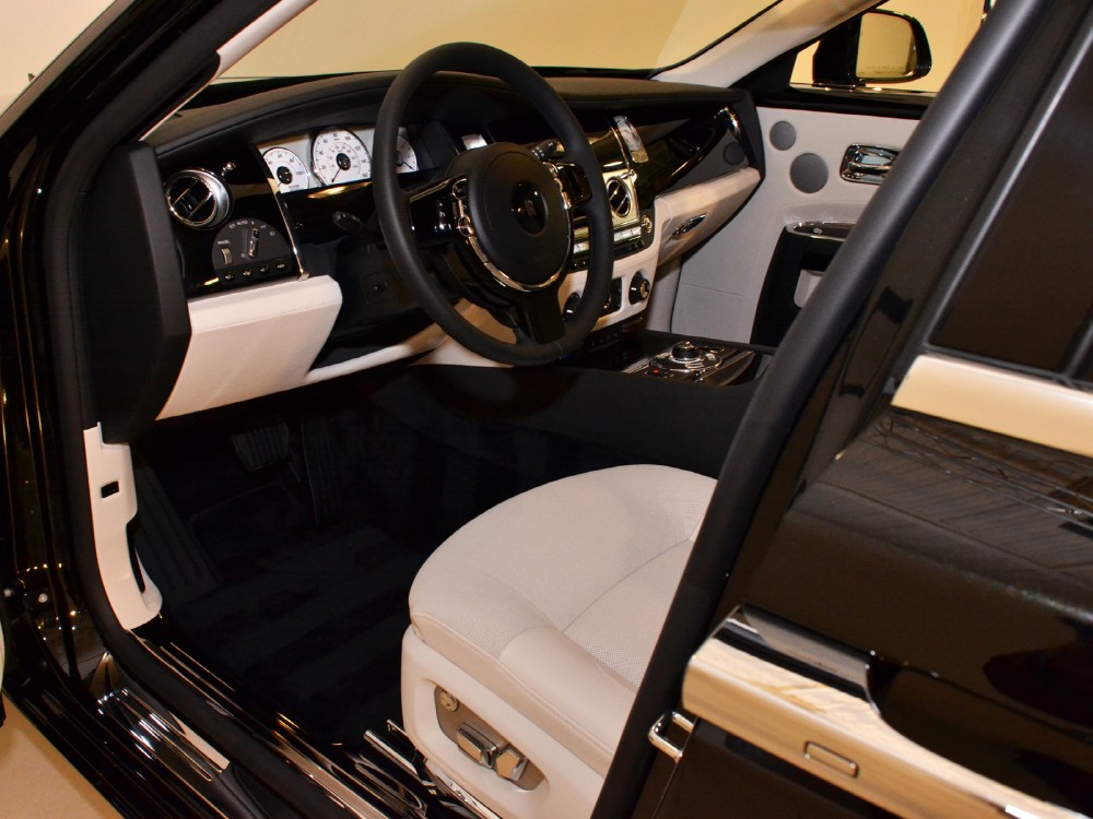 2012 Rolls-Royce Ghost Image 3