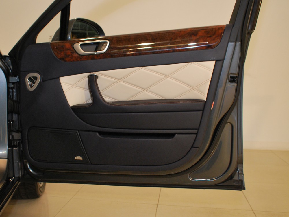 2012 Bentley Continental Flying Spur Image 26