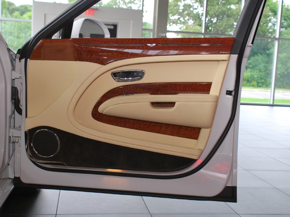 2011 Bentley Mulsanne Image 25