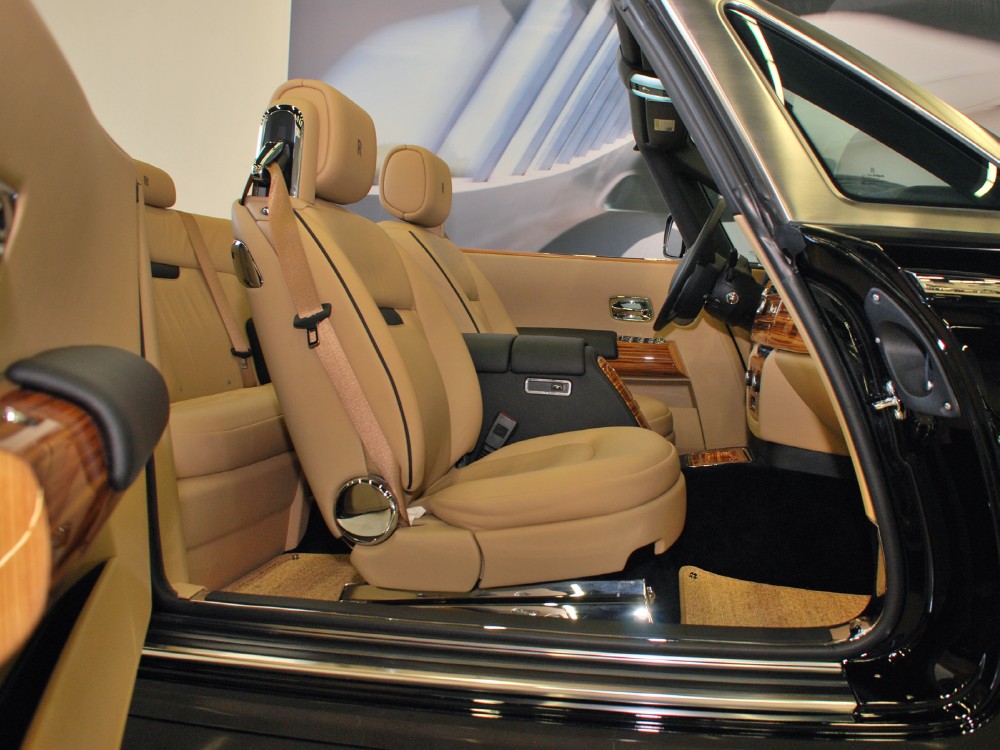 2010 Rolls-Royce Phantom Drophead Coupe Image 25