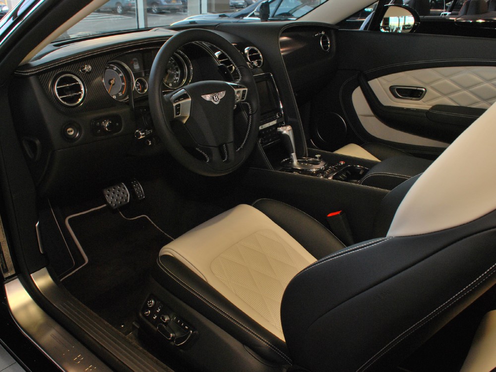 2013 Bentley Continental GT V8 Convertible Image 3