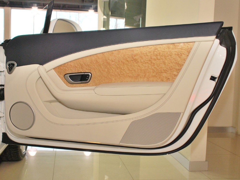 2013 Bentley Continental GT V8 Convertible Image 22
