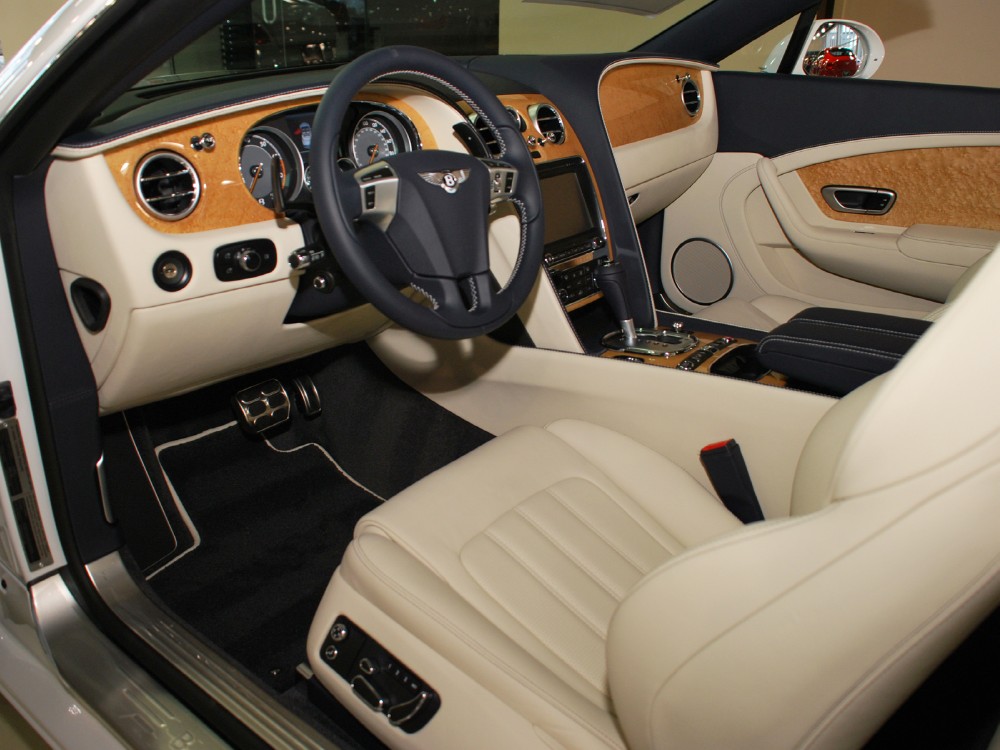 2013 Bentley Continental GT V8 Convertible Image 3