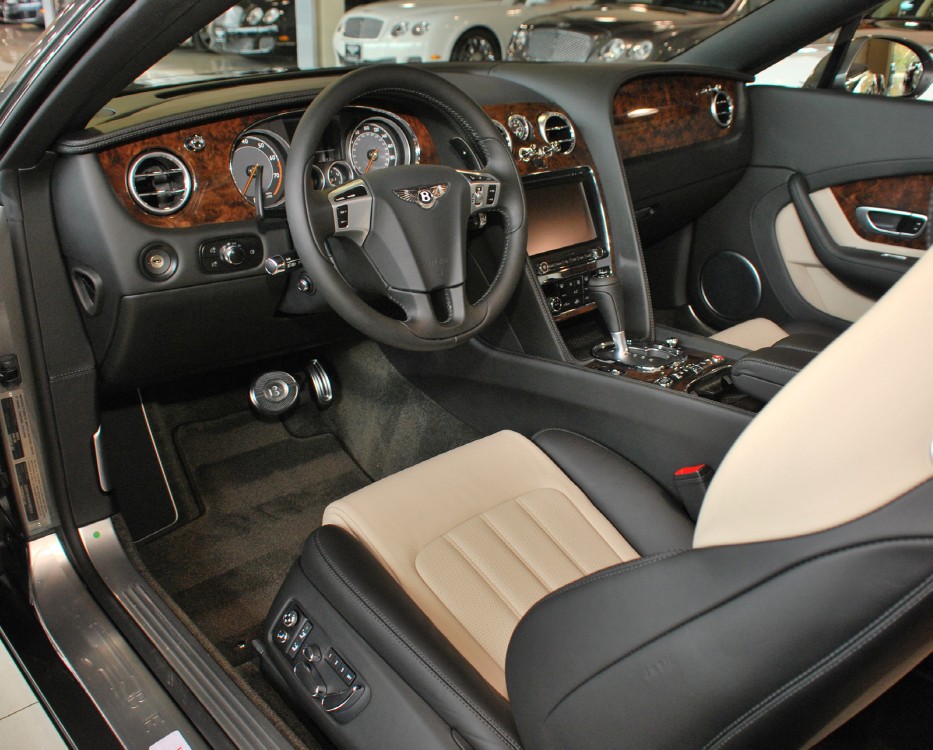 2013 Bentley Continental GT V8 Convertible Image 3