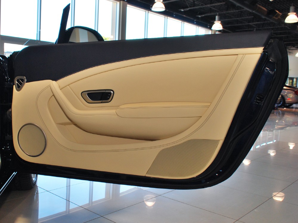 2013 Bentley Continental GT V8 Convertible Image 24