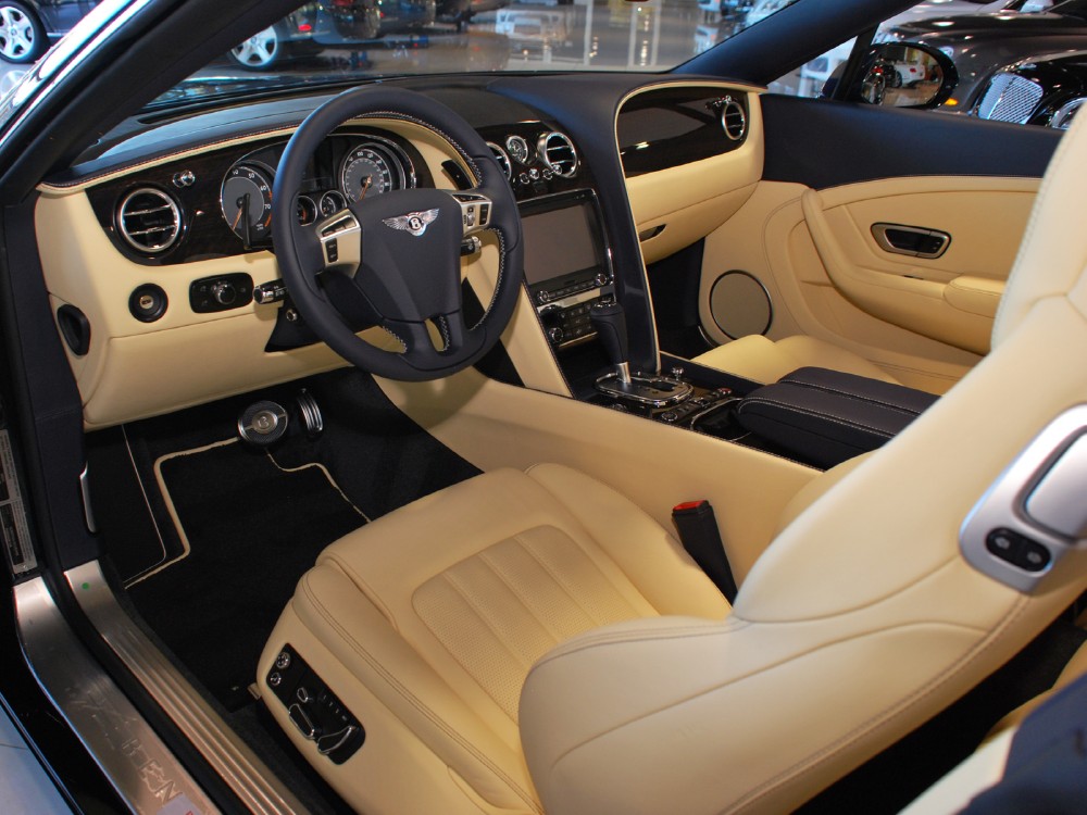2013 Bentley Continental GT V8 Convertible Image 3