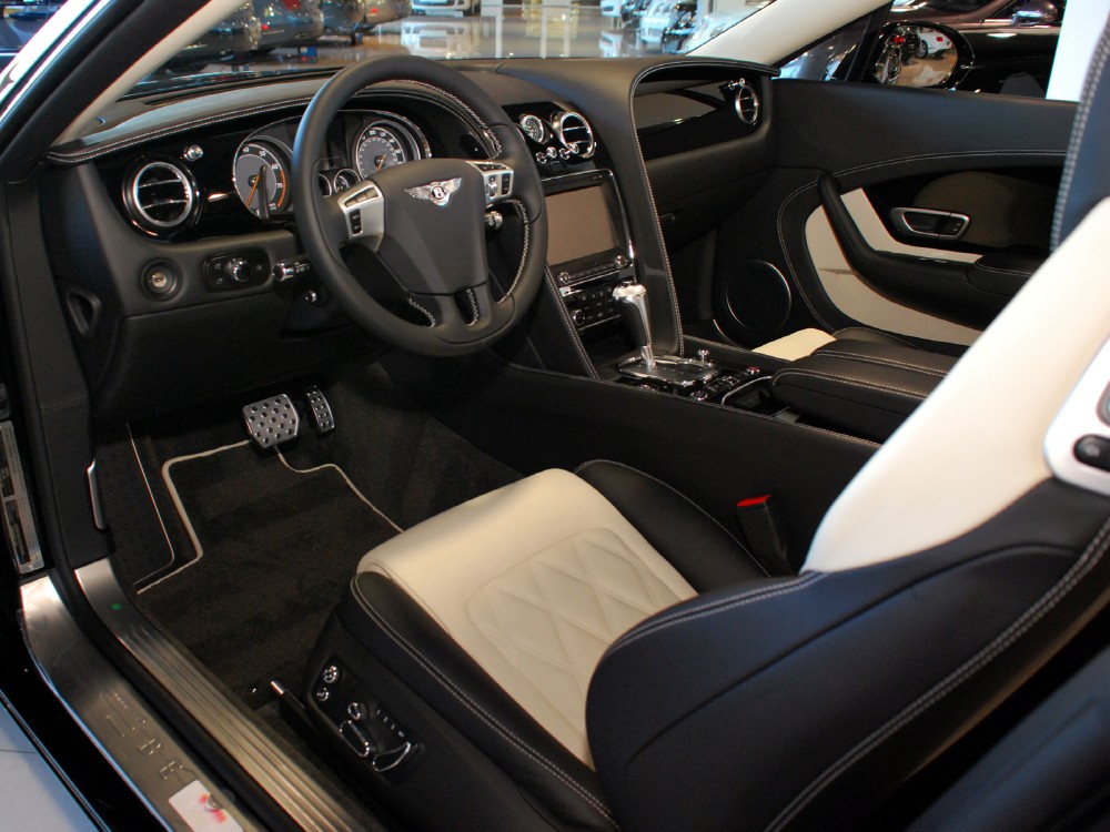 2013 Bentley Continental GT V8 Convertible Image 3