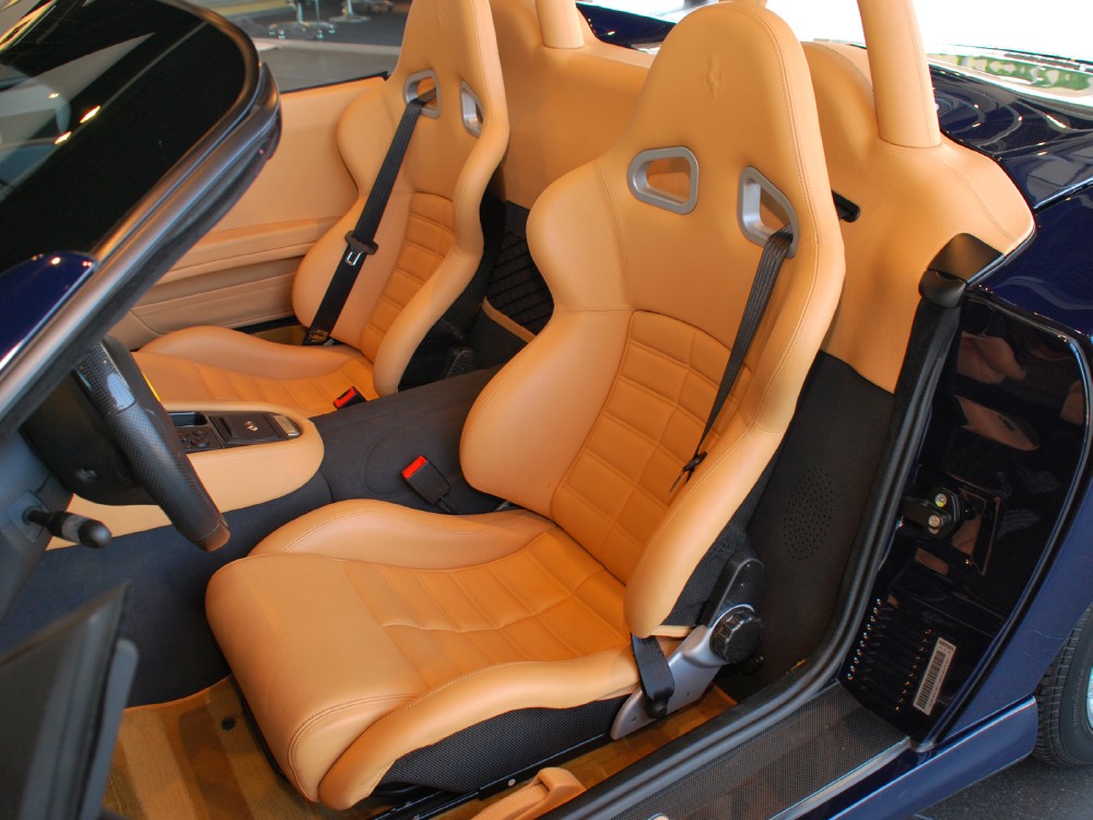 2001 Ferrari 550 Image 13