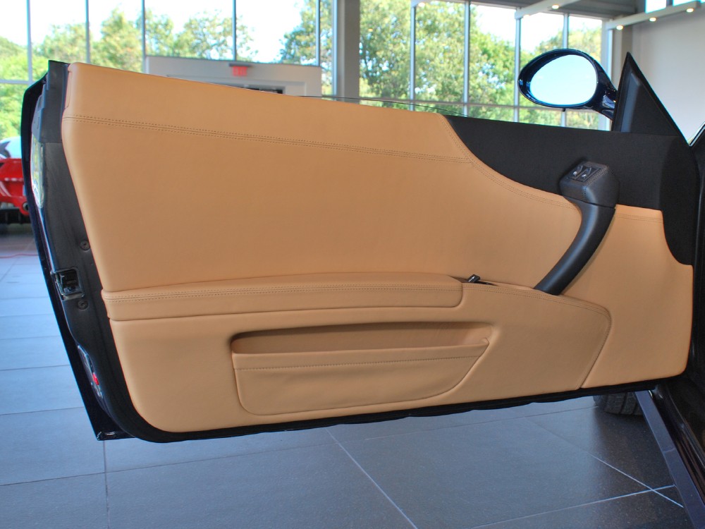 2001 Ferrari 550 Image 16