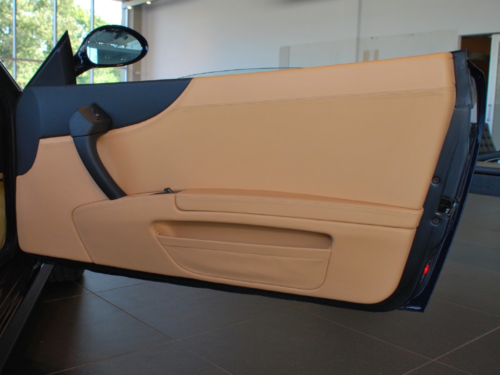 2001 Ferrari 550 Image 17