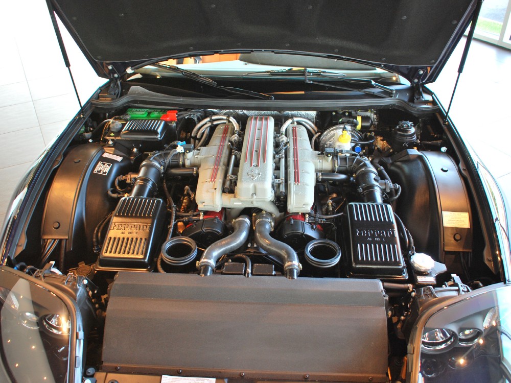 2001 Ferrari 550 Image 18
