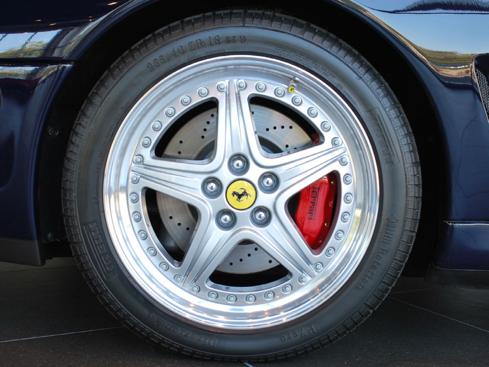 2001 Ferrari 550 Image 4